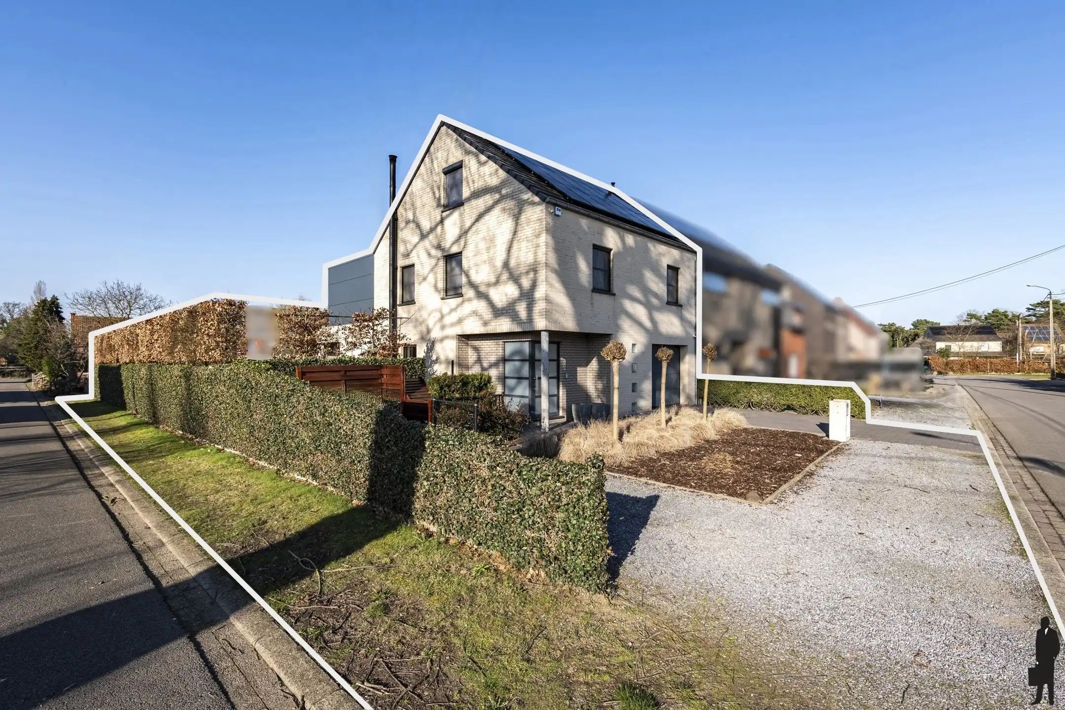 Hoogwaardig afgewerkte, ruime, recente woning met 5 slpk. foto {{pictureIndex}}