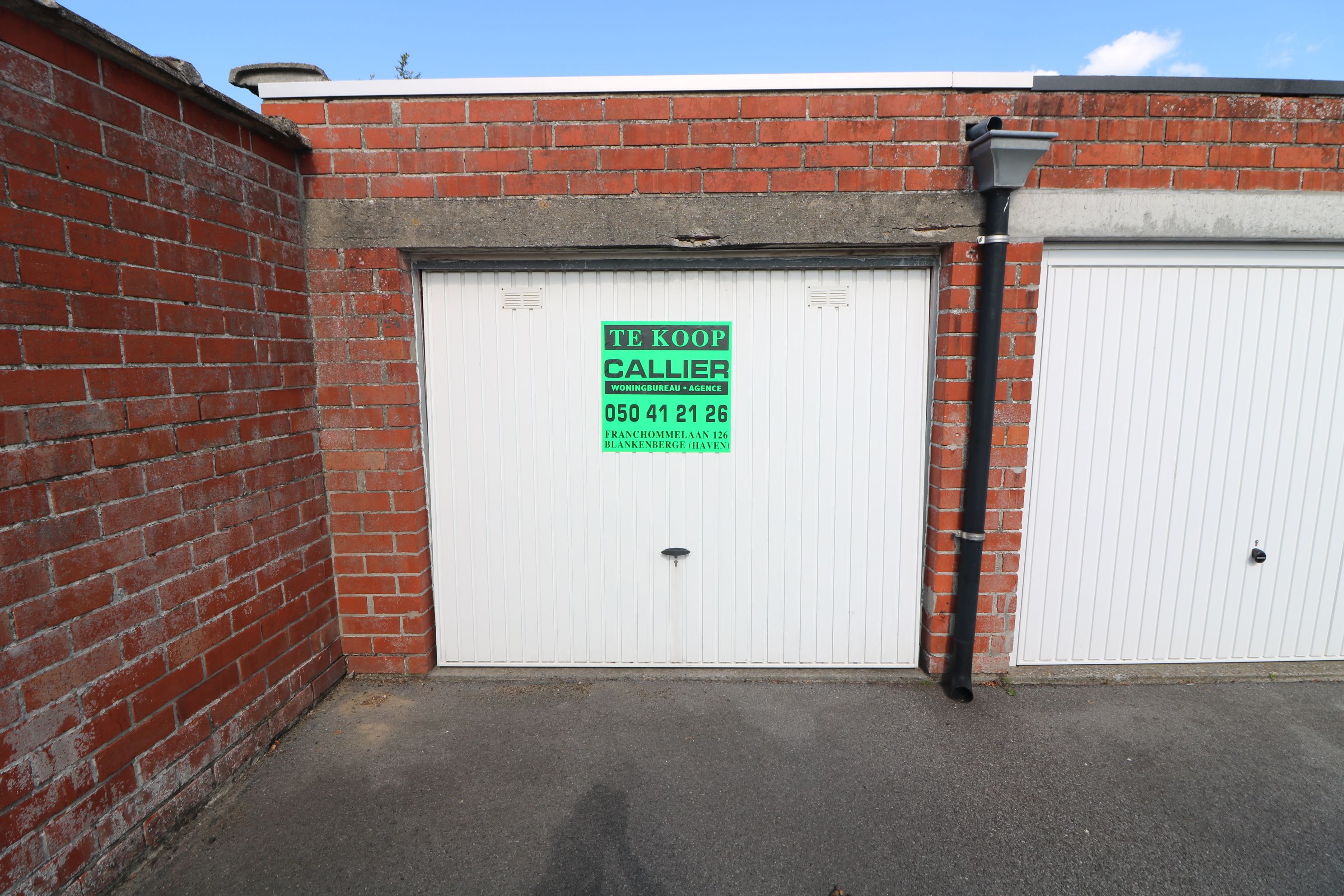 Garagebox foto {{pictureIndex}}