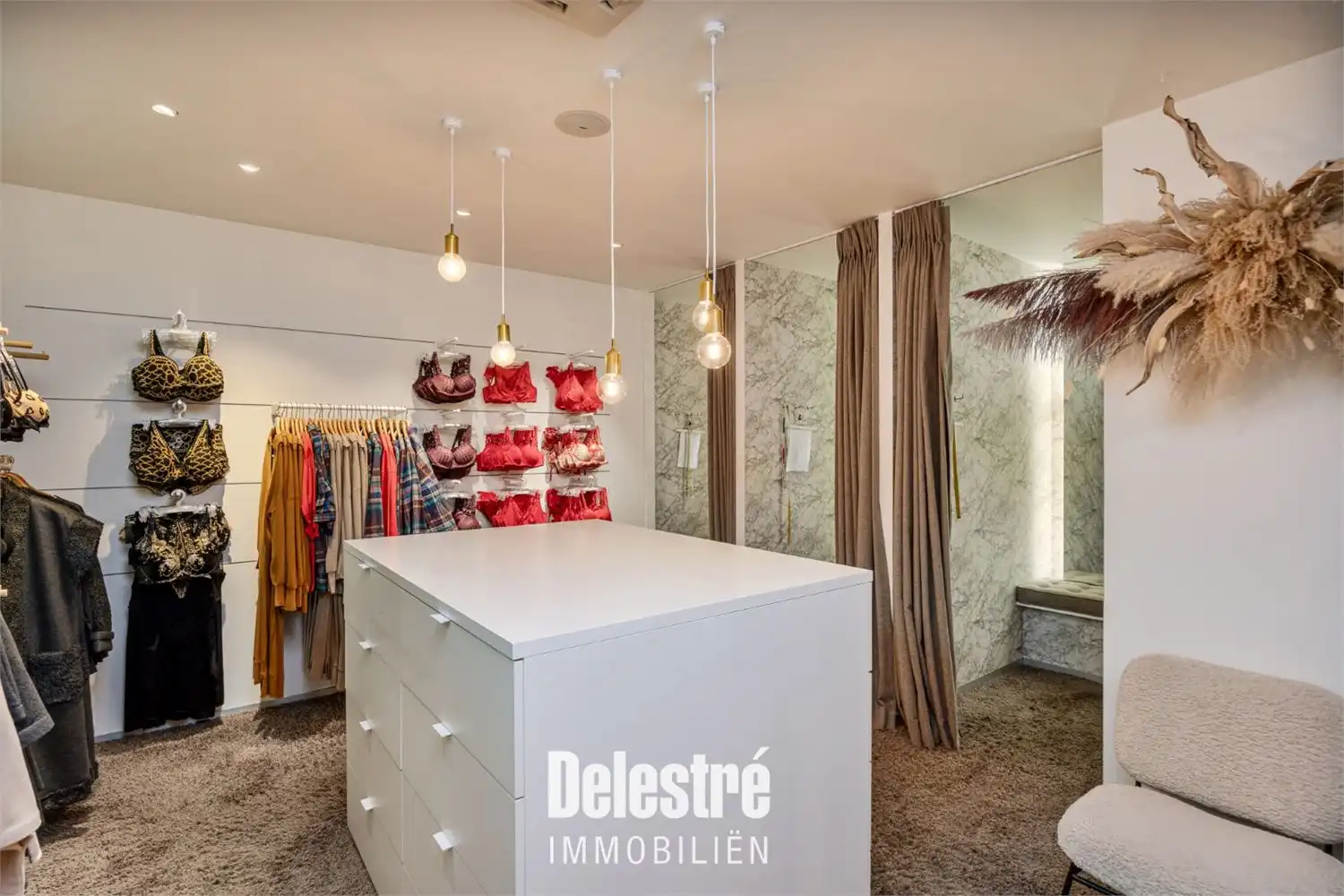 KARAKTERVOLLE HANDELSEIGENDOM MET POTENTIEEL foto 13