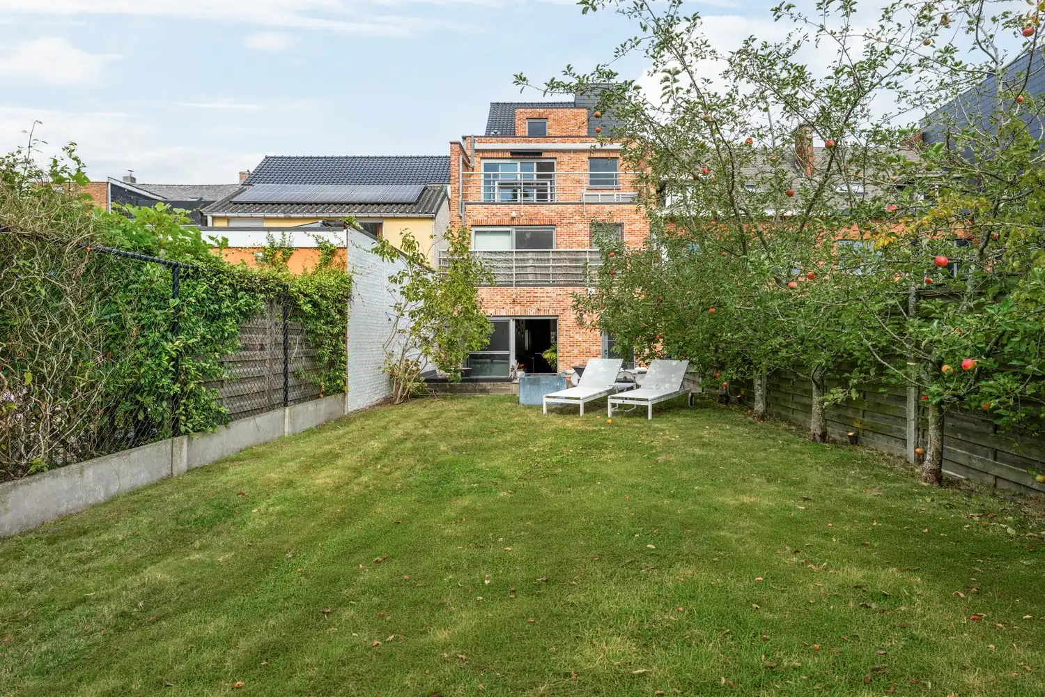 Gelijkvloers energiezuinig app. met 2 slpkrs, terras en royale tuin foto 28