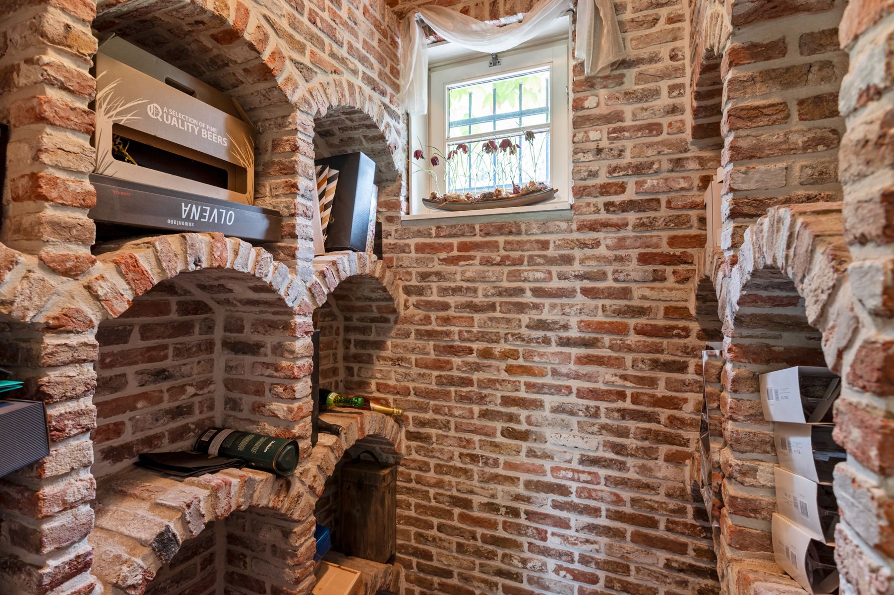 Ruime villa met aparte praktijkruimte op ca. 2.168 m2. foto 12