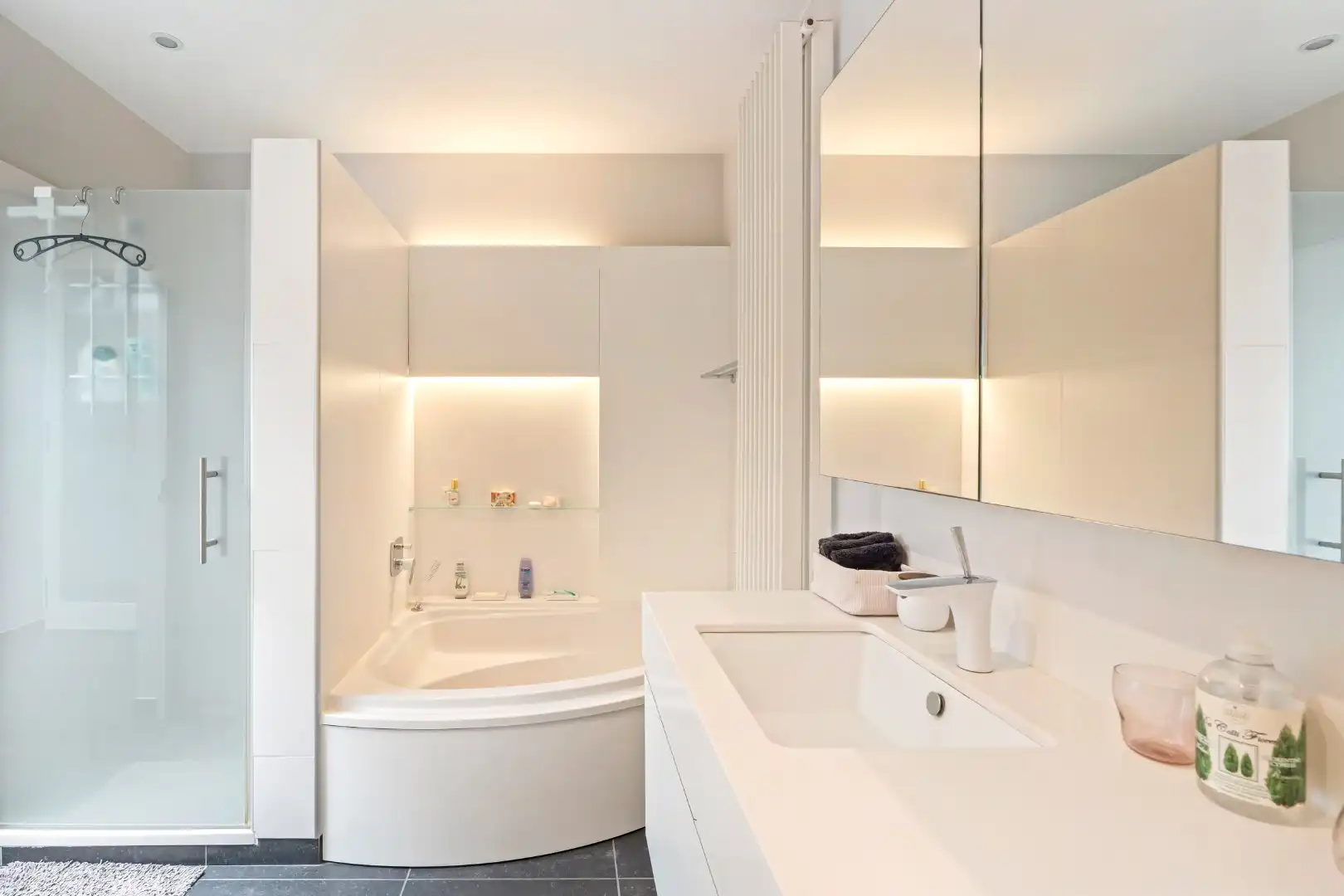 HANDELSRUIMTE + WOONST + VERHUURD APPARTEMENT foto 20