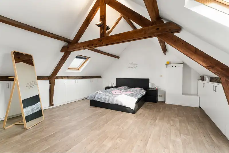 Roeselare : Instapklare, volledig gerenoveerde woning met zonnige tuin aan de rand van de stad (opp 241 m²) foto 11