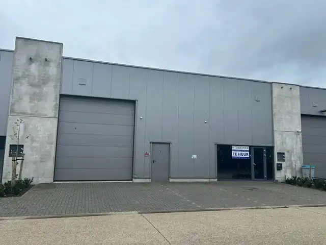 Multifunctionele bedrijfsunit met parking foto 2