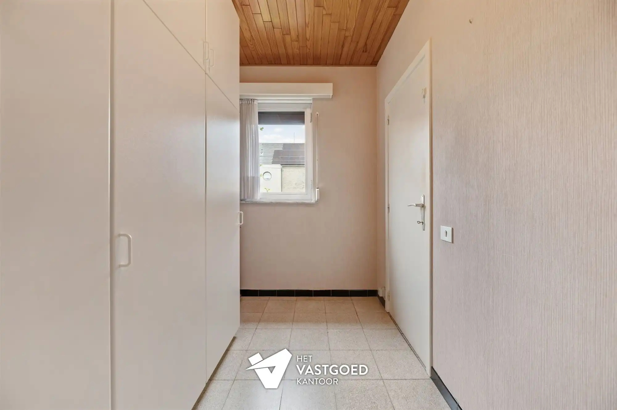 INSTAPKLARE, GELIIJKVLOERSE WONING OP TOP-LIGGING TEGEN NATUURGEBIED IN DOODLOPENDE STRAAT foto 17