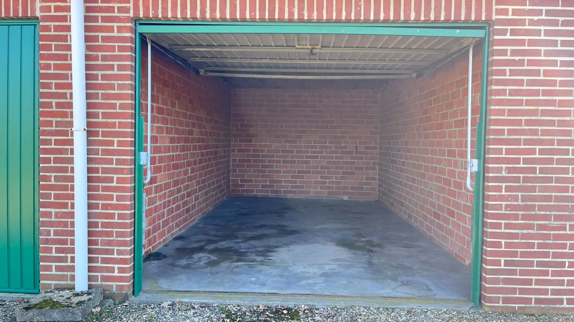 Appartement met drie slaapkamers, terras, kelderberging en garage. foto 17