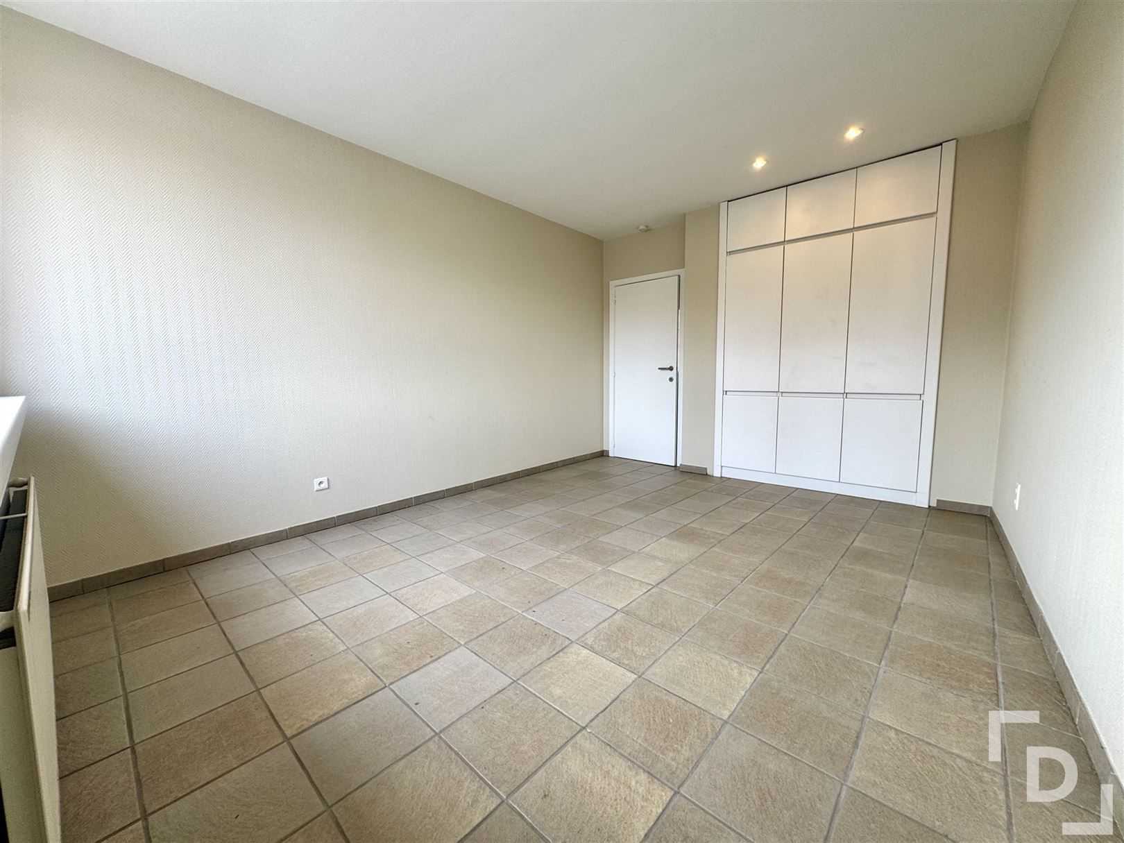 Ruime handelszaak met woonst & verhuurd appartement te koop in Poelkapelle. foto 49