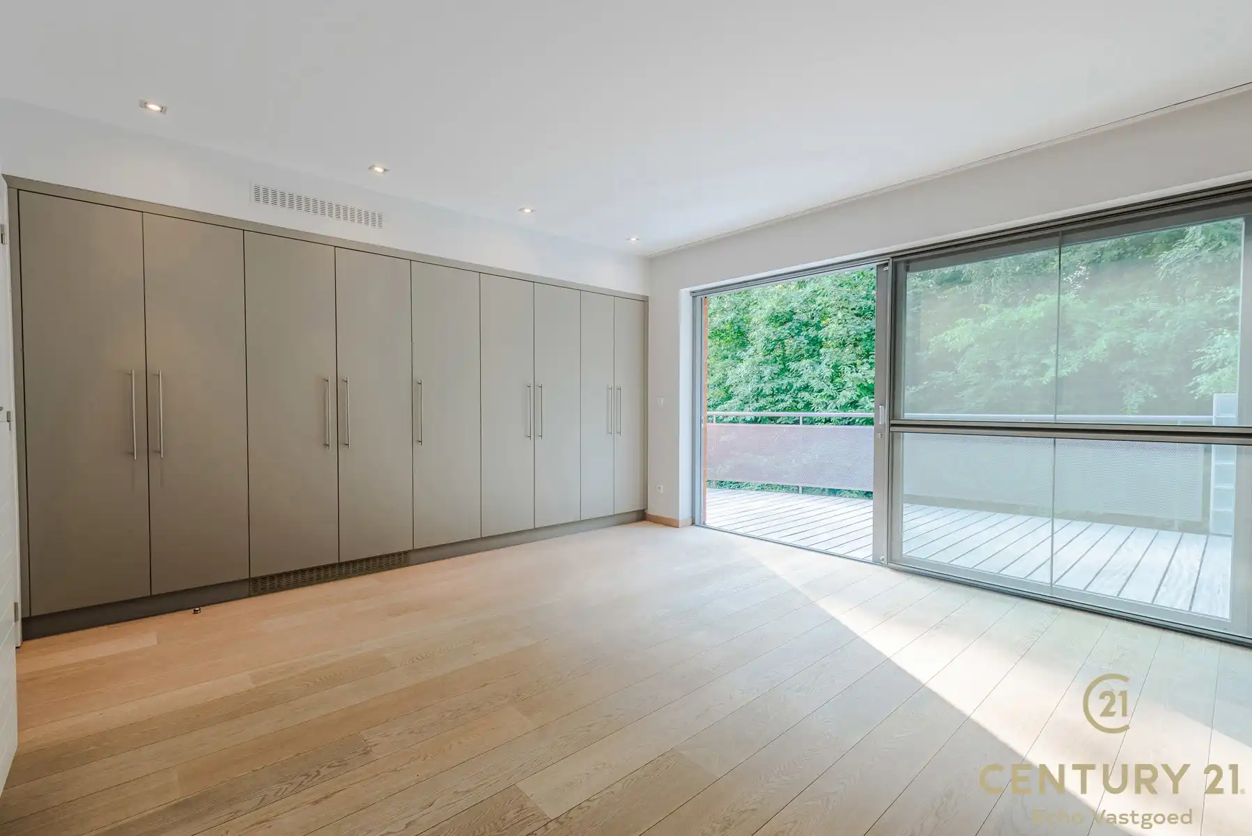Luxe, ruime penthouse (192m²) met groot terras tegen het bos foto 14