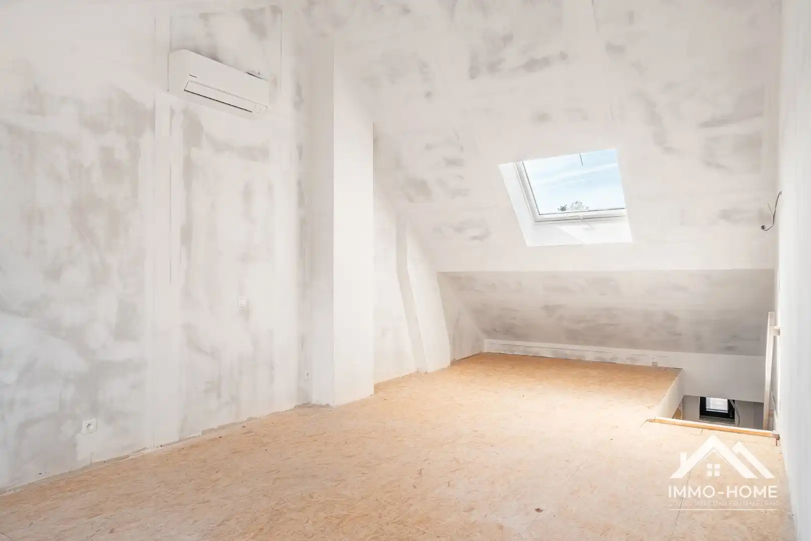 Structureel gerenoveerde woning met tuin foto 17