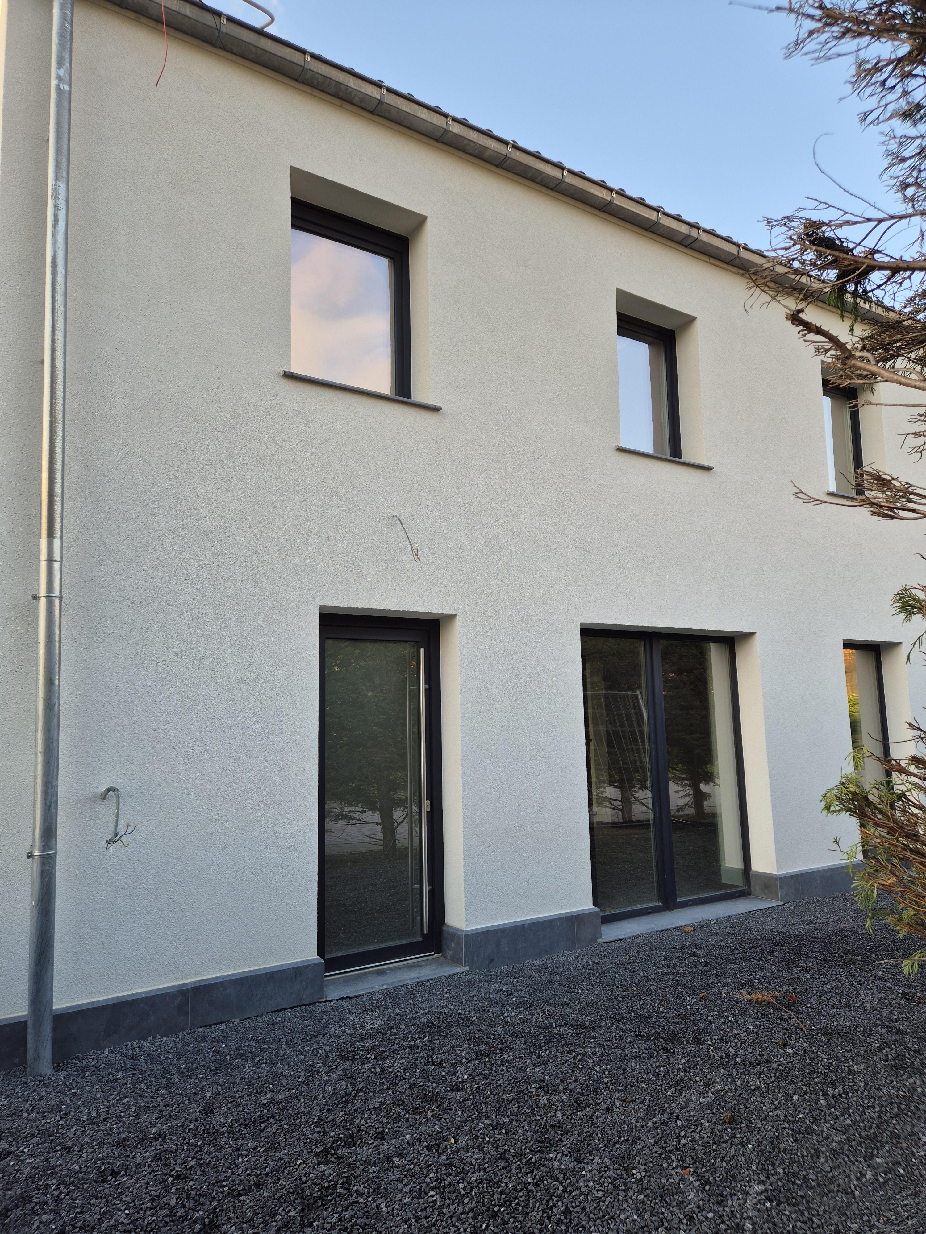 Leuke gerenoveerde woning met 4 slaapkamers en tuin foto 3