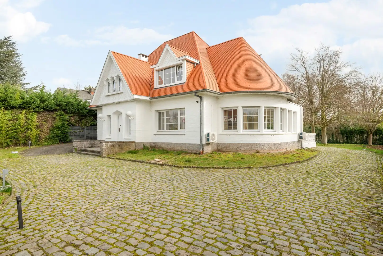 Stijlvolle villa met 5 slaapkamers op mooi perceel van 1325m² foto 2
