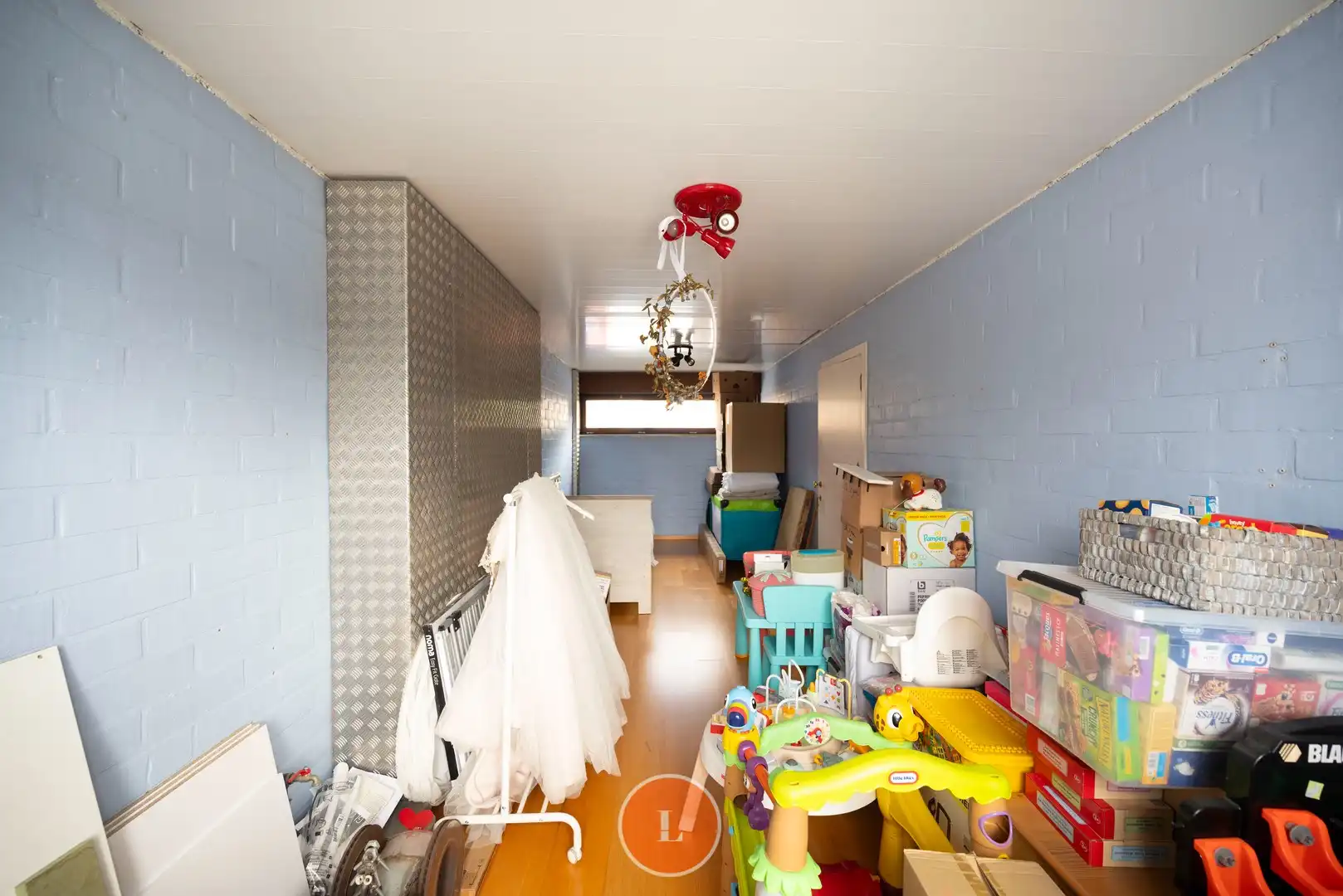 Ruime gezinswoning met grote tuin en uitweg te koop in Menen. foto 17