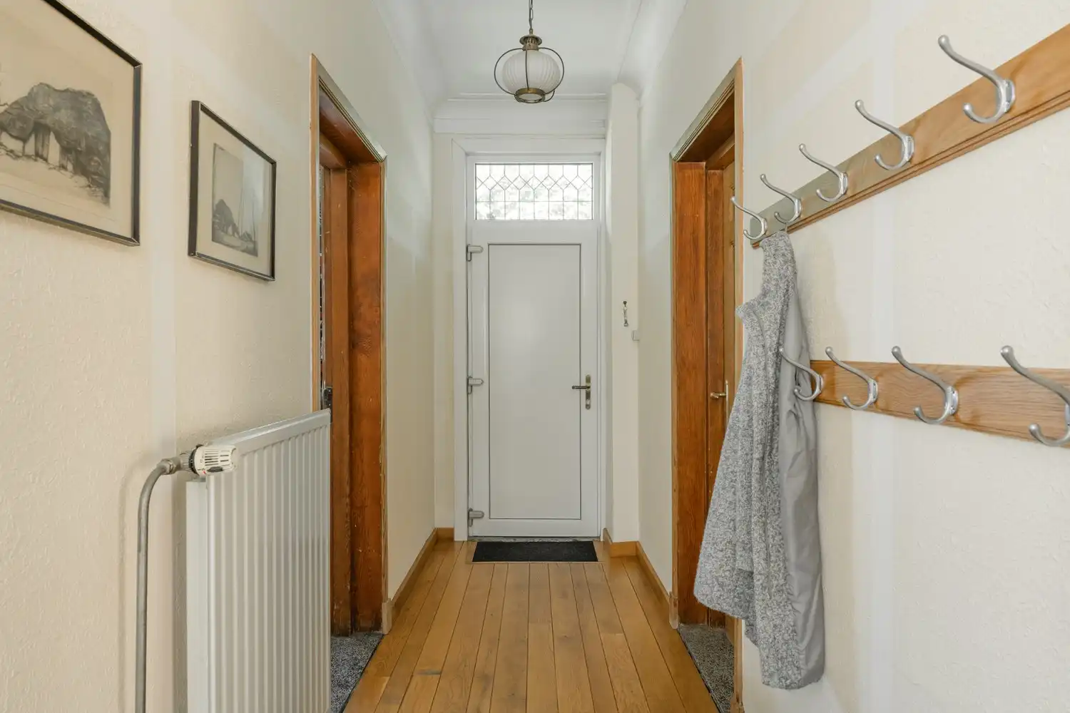Karaktervolle mooie woning op een prachtig perceel van 860 m² foto 2