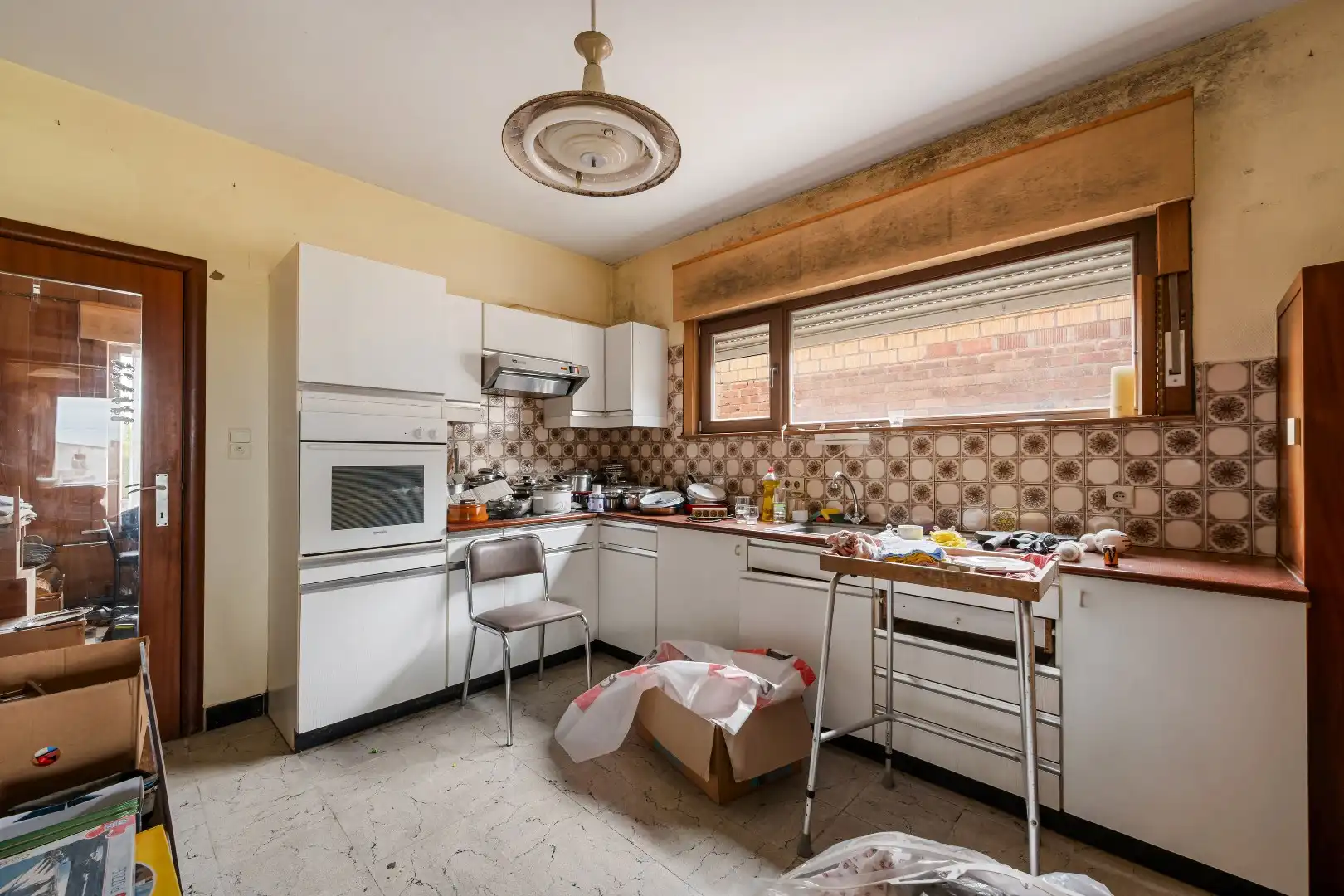 Ruime woning met 4 slaapkamers, loods en tuin met prachtig uitzicht. foto 7