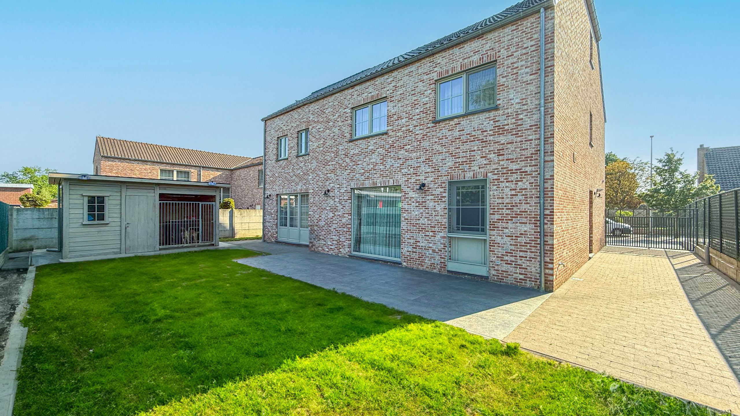 Karaktervolle nieuwbouw villa met 6slpks te Houthalen! foto 46