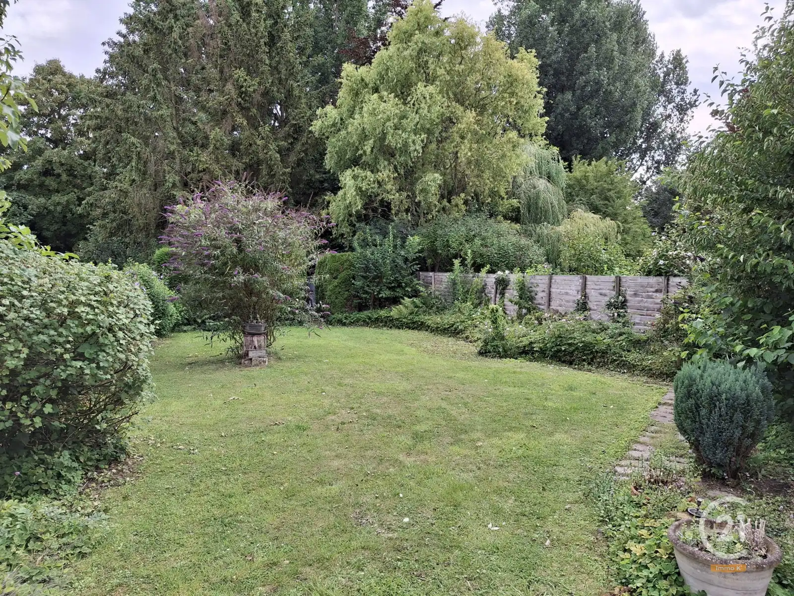 Rustig gelegen, degelijk, op te frissen huis met potentieel  foto 2