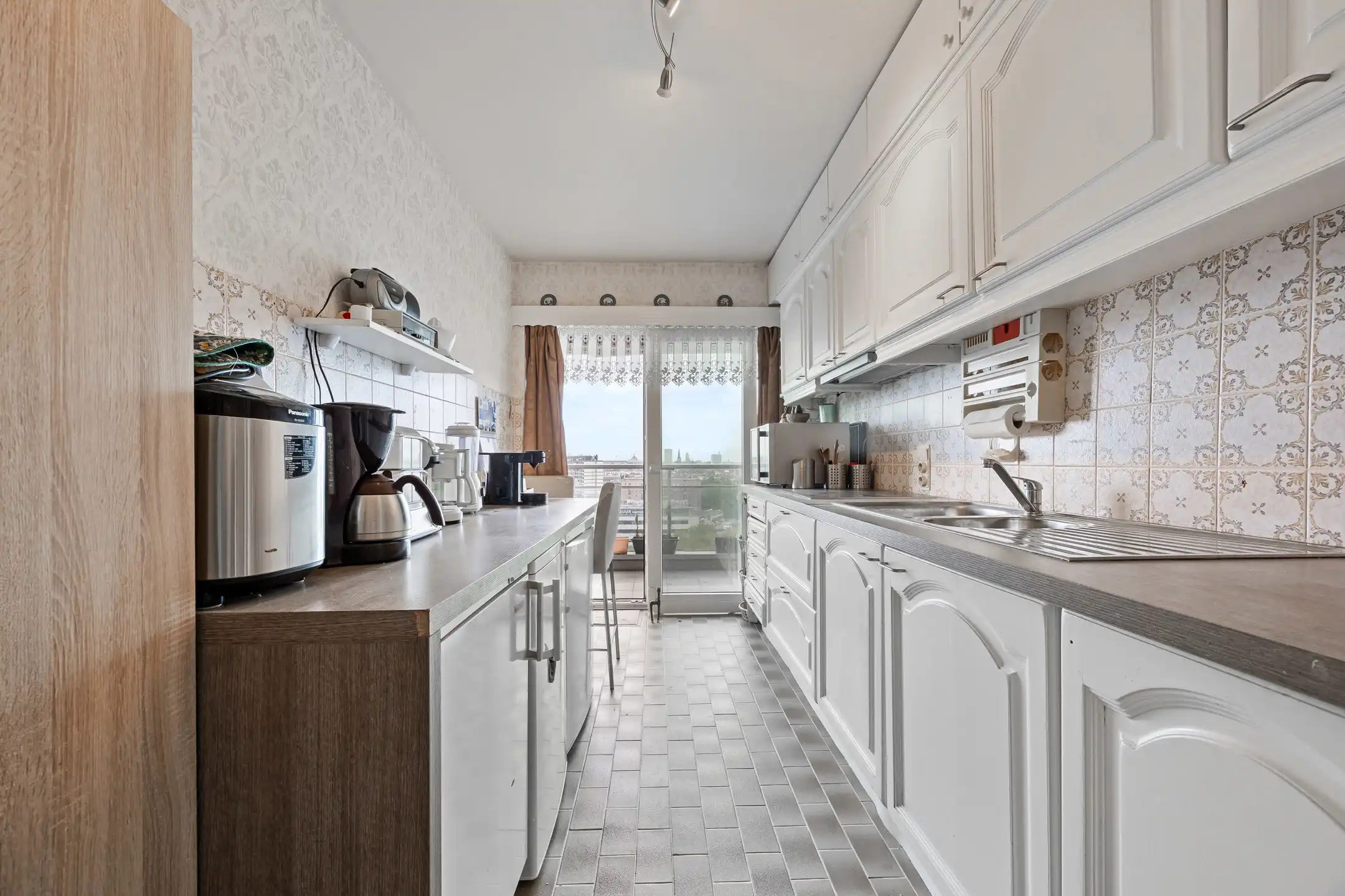 Hoekappartement met veel lichtinval en prachtig zicht, 2 slaapkamers en groot hoekterras en kelder foto 8