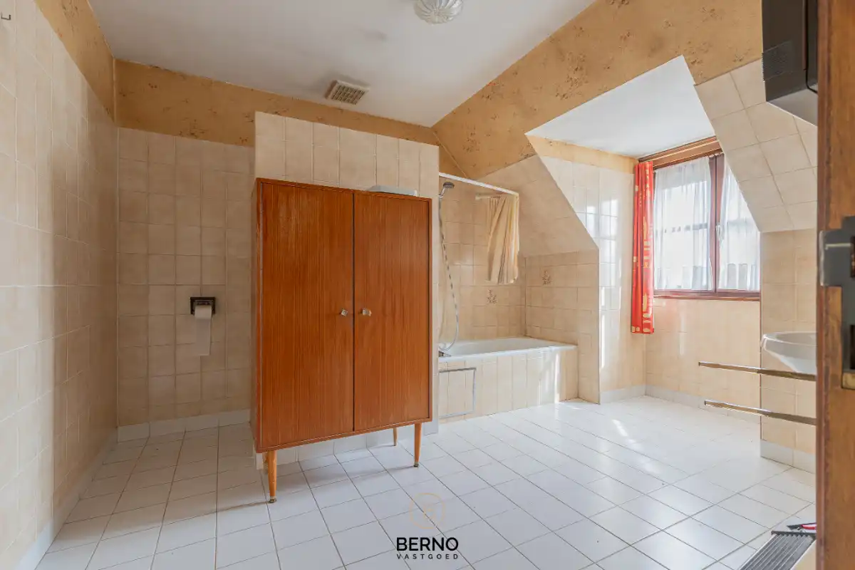 Kloeke rijwoning met garage op topligging nabij het station van Dendermonde. foto 10