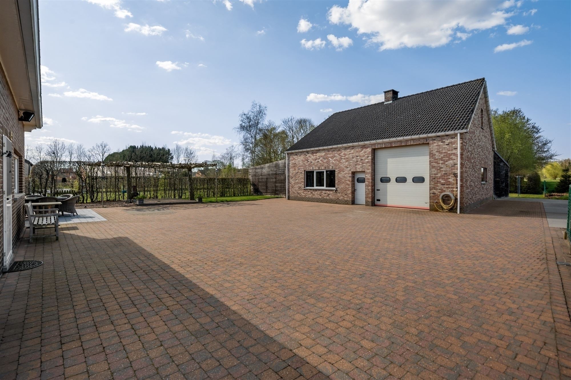 Standigvolle woning met bijgebouw te Putte foto 15