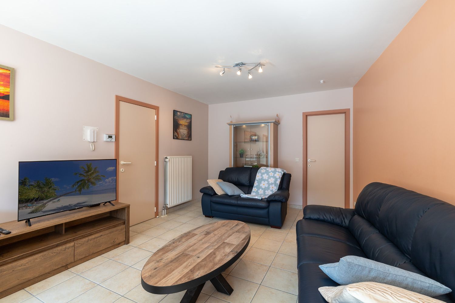 Instapklaar gemeubeld appartement met twee slaapkamers in het hartje van Blankenberge. In het commercieel centrum. Dichtbij de Dijk en het strand. foto 2