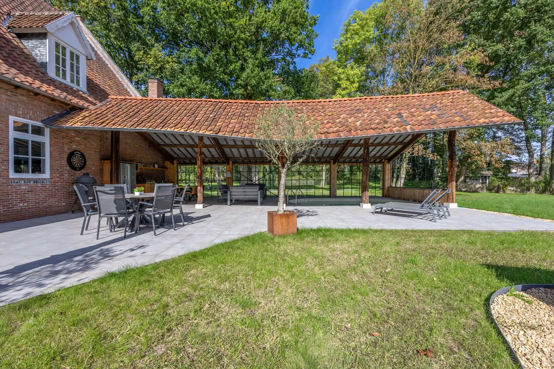 Karaktervol landhuis op een groen domein van ca. 3 ha foto 23