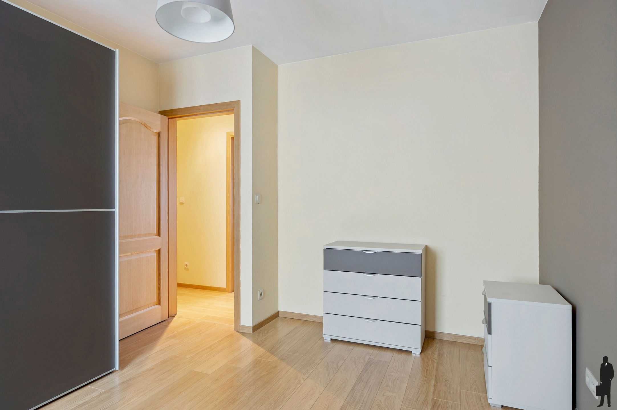 Op zéér gegeerde locatie gelegen villa op een perceel van ca. 982 m²! foto 12