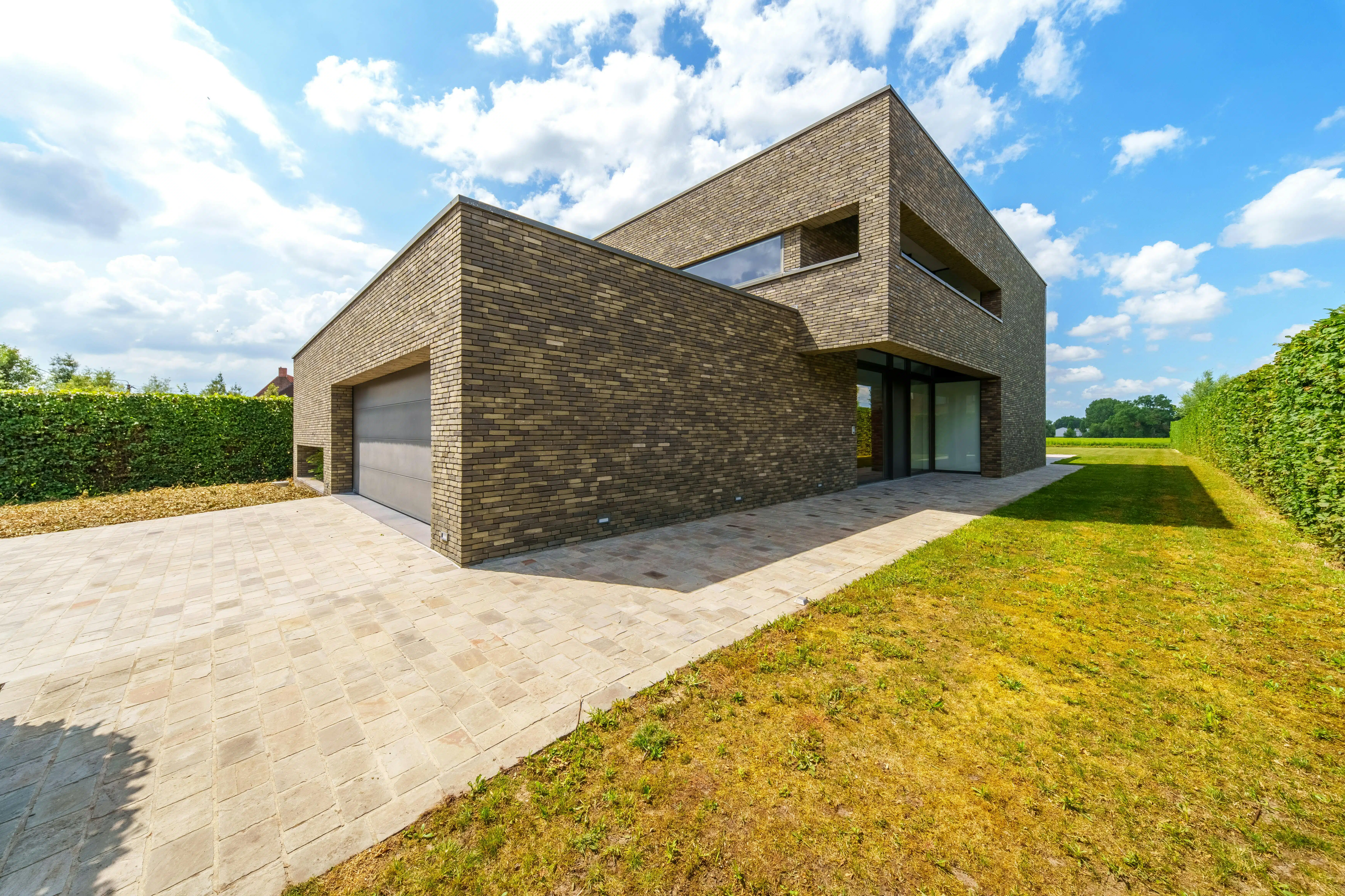 Unieke architecturale villa in Oostrozebeke foto 3
