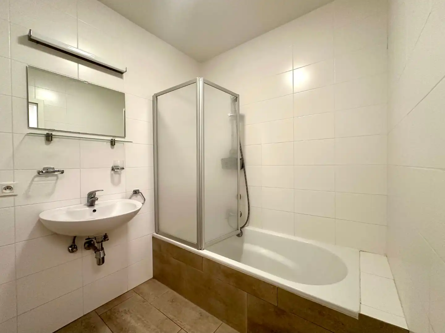 Appartement op centrale ligging te Sint-Andries foto 8