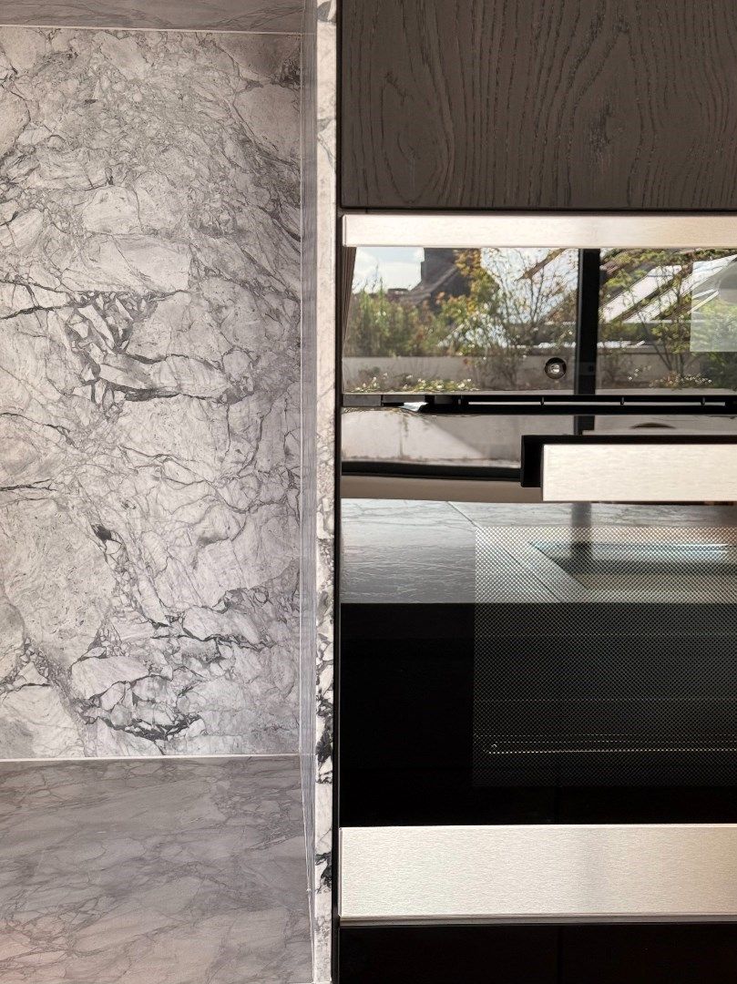 Luxueus appartement met panoramisch uitzicht in residentie Greentower foto 7