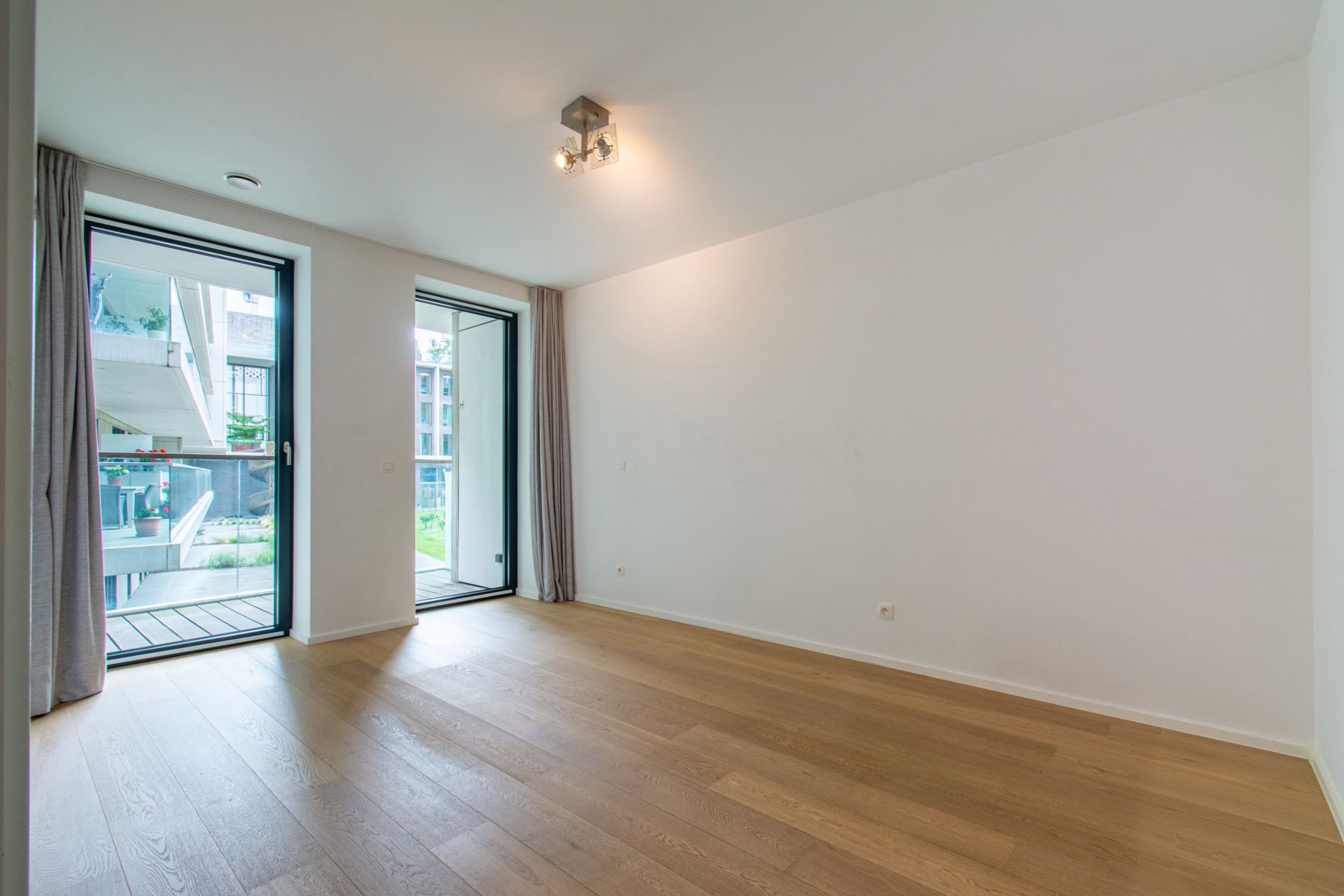 Prachtig 3-slaapkamer appartement met front scheldezicht foto 8