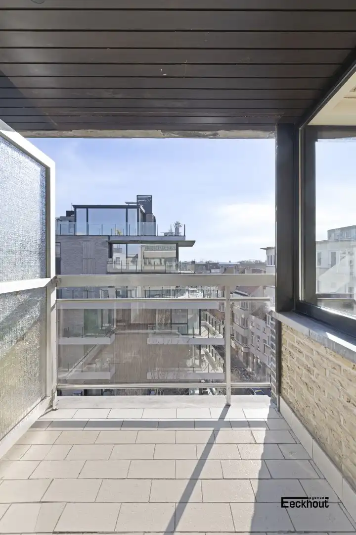 Instapklaar en ruim (128 m²) appartement met 3 slaapkamers en zonnig terrasje! foto 3