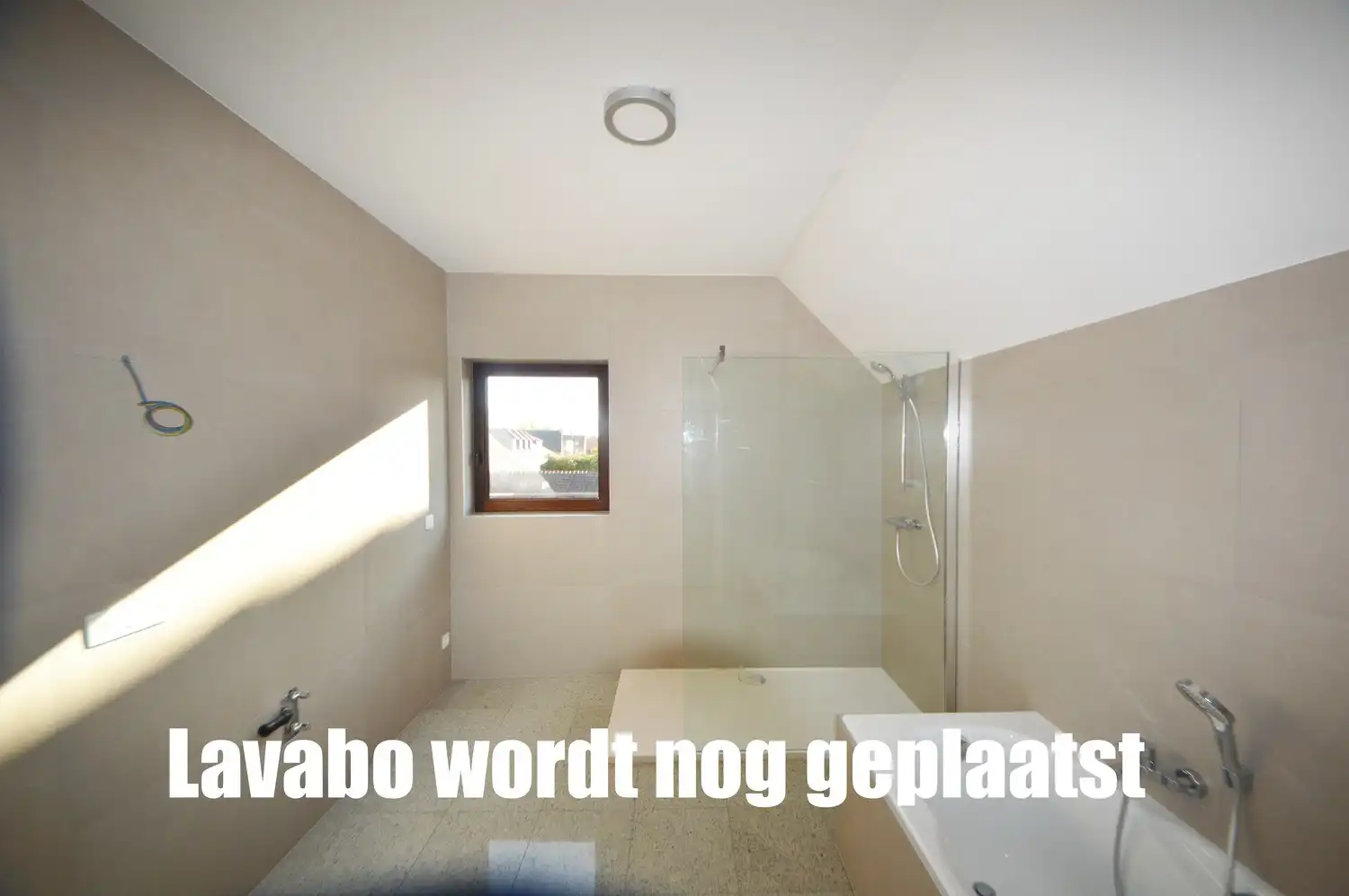 Ruim en lichtrijk gerenoveerd appartement (182 m²) INCLUSIEF GARAGE EN PARKING foto 15