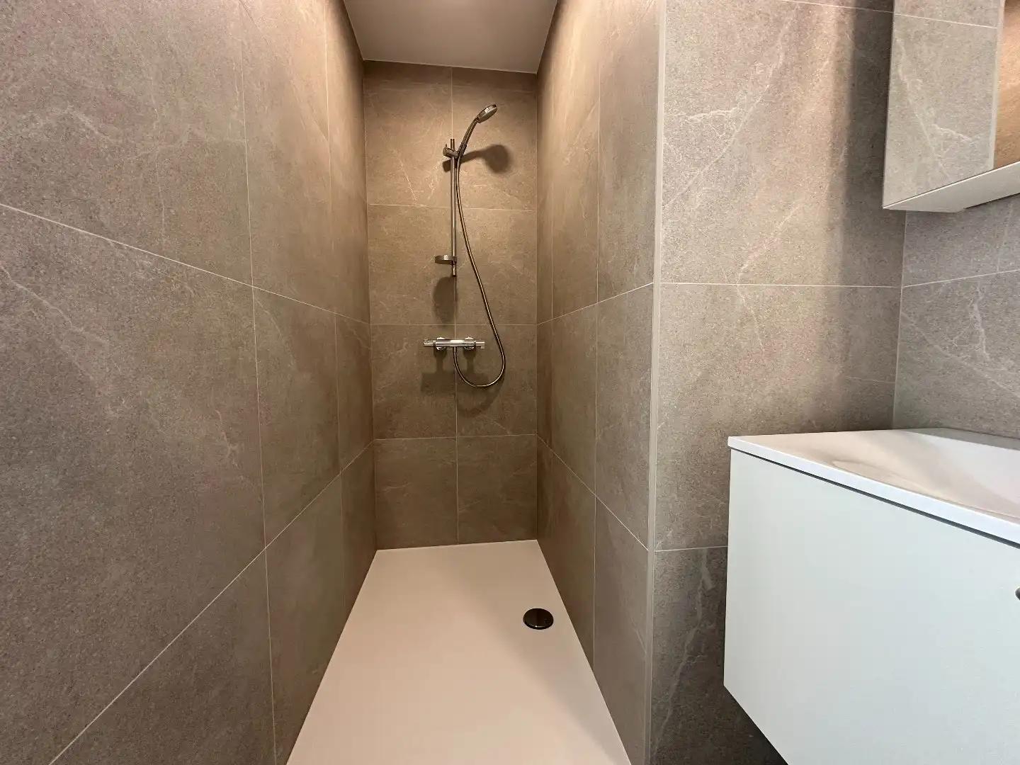 Instapklaar 1-slaapkamer appartement met mooi zonneterras, Torhout foto 11