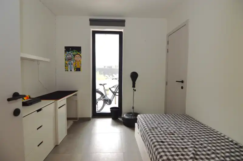 Appartement met 3 slaapkamers, terras en autostaanplaats te Boortmeerbeek. foto 8