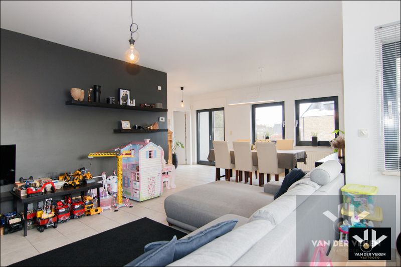 TWEEWOONST MET PAARDENSTALLEN EN WEILAND OP RUIM PERCEEL 37A21CA IN LANDELIJKE OMGEVING foto 35