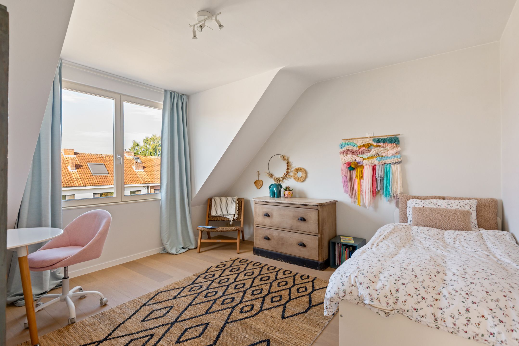 Mooie en ruime  halfopen woning op toplocatie foto 15