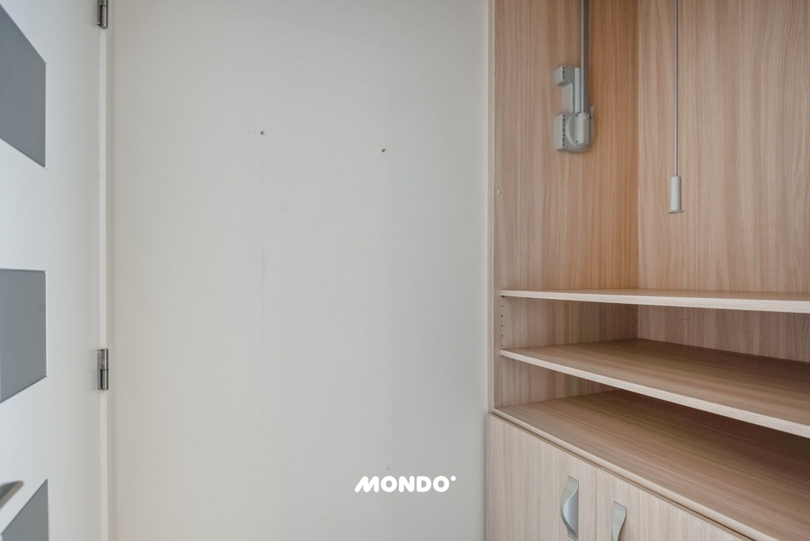 Ruim en energiezuinig duplexappartement te koop in het centrum van Steenhuffel – Inclusief overdekte privéparking foto 9