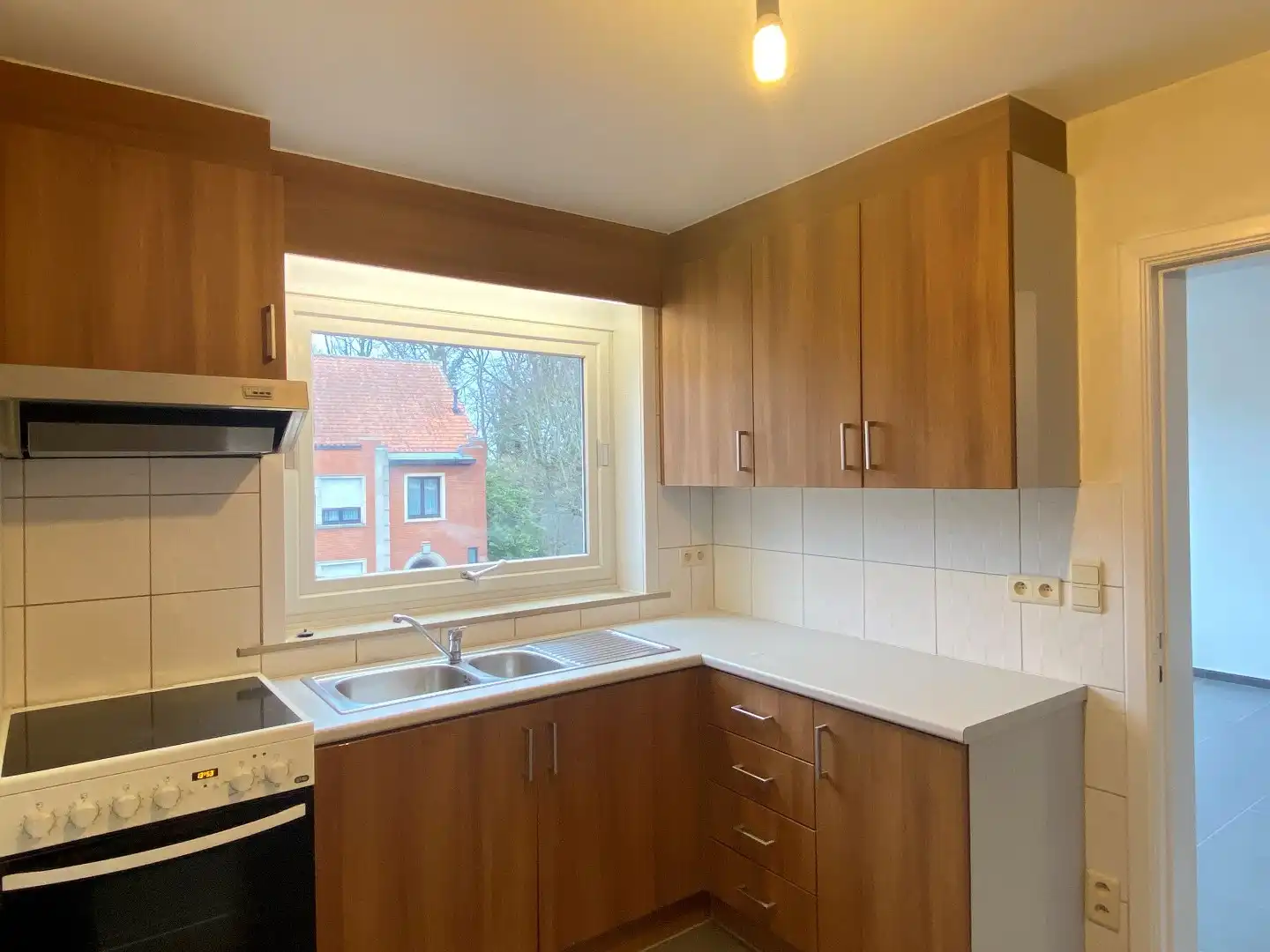 APPARTEMENT MET 2 SLAAPKAMERS EN GARAGE !!! foto 3