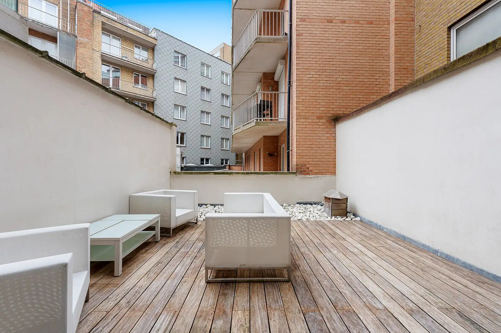 Hedendaags appartement genietend van een open zicht, centraal gelegen op de Kustlaan in het Zoute. foto 14