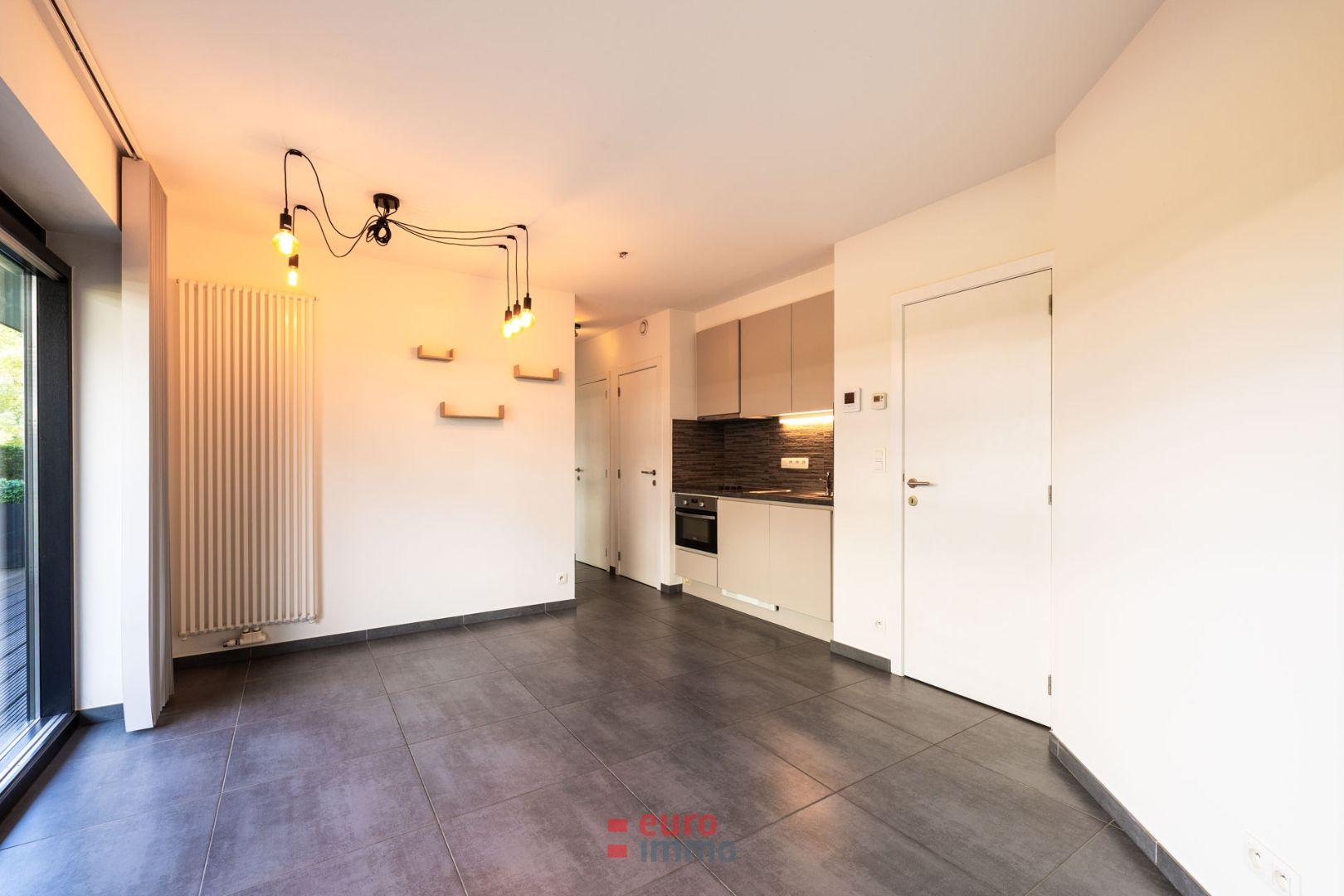 Super rustig gelegen appartement met zéér groot terras! foto 6