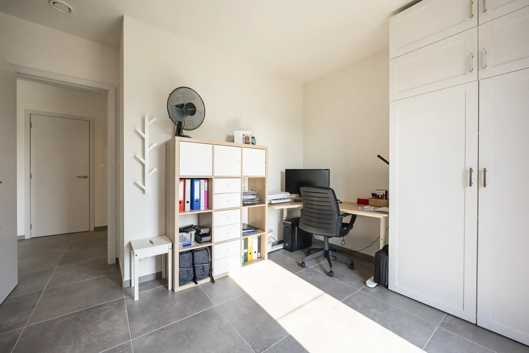 Ruim gelijkvloers appartement met 2 slaapkamers, terras en 3 autostaanplaatsen in residentie Moleneynde. foto 16