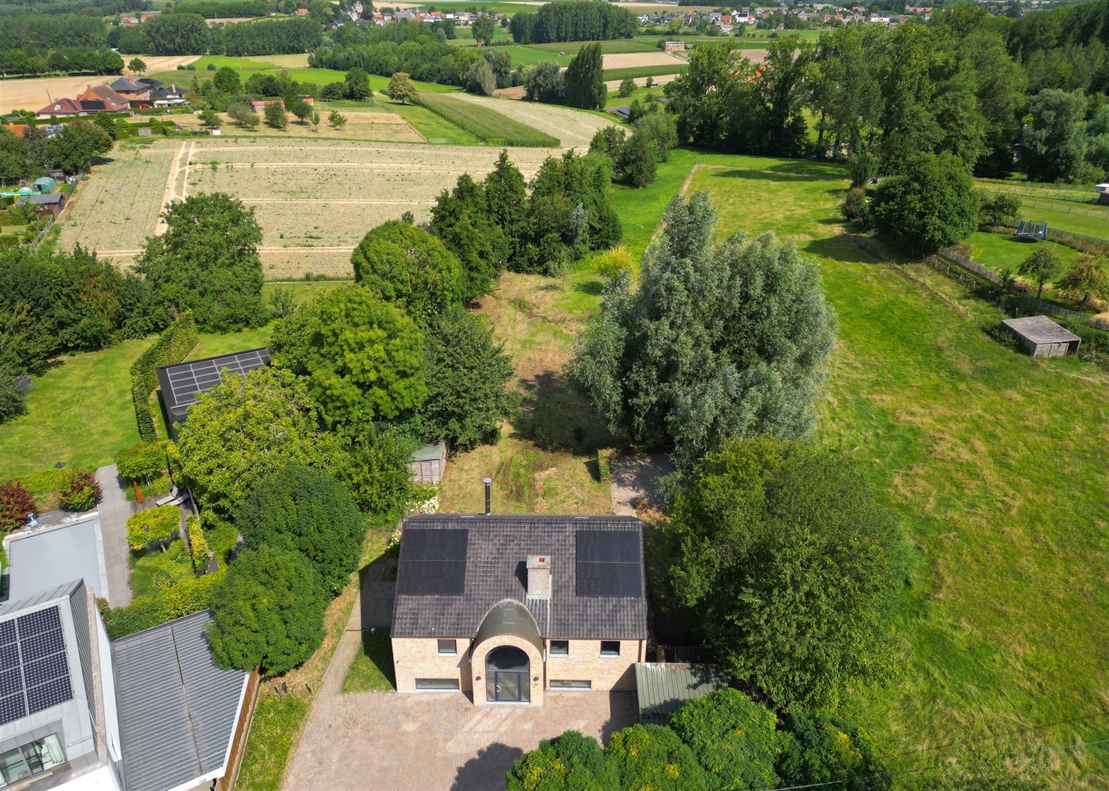 Instapklare, recent gerenoveerde villa te Zwalm! foto {{pictureIndex}}