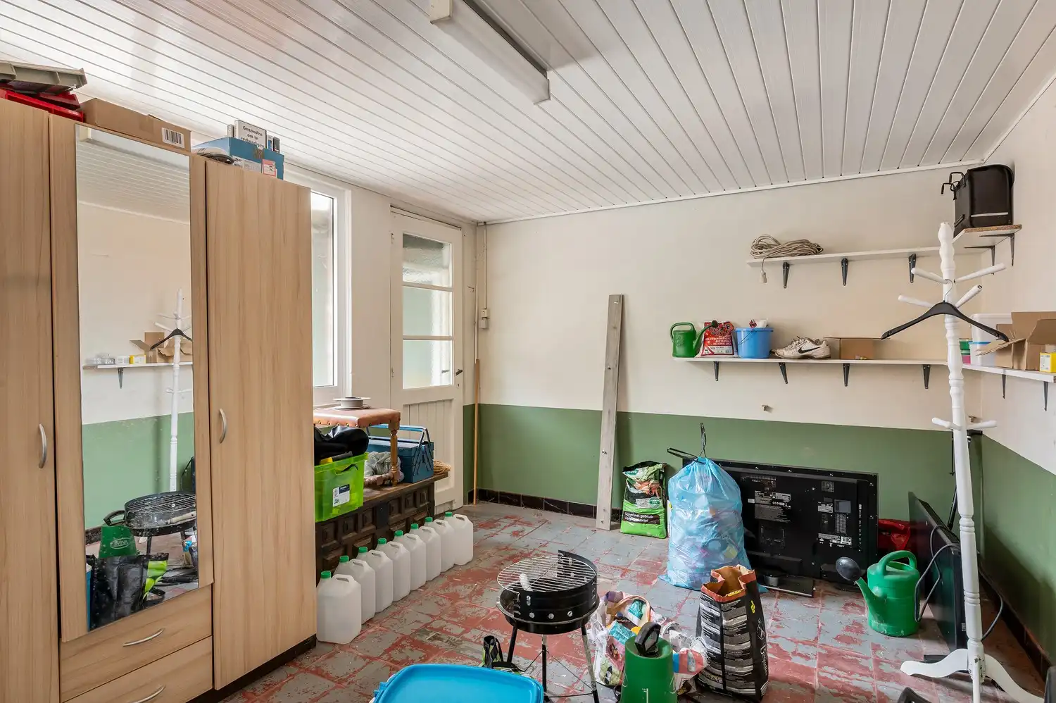 TE RENOVEREN WONING OP GOEDE LOCATIE + MAGAZIJN foto 17
