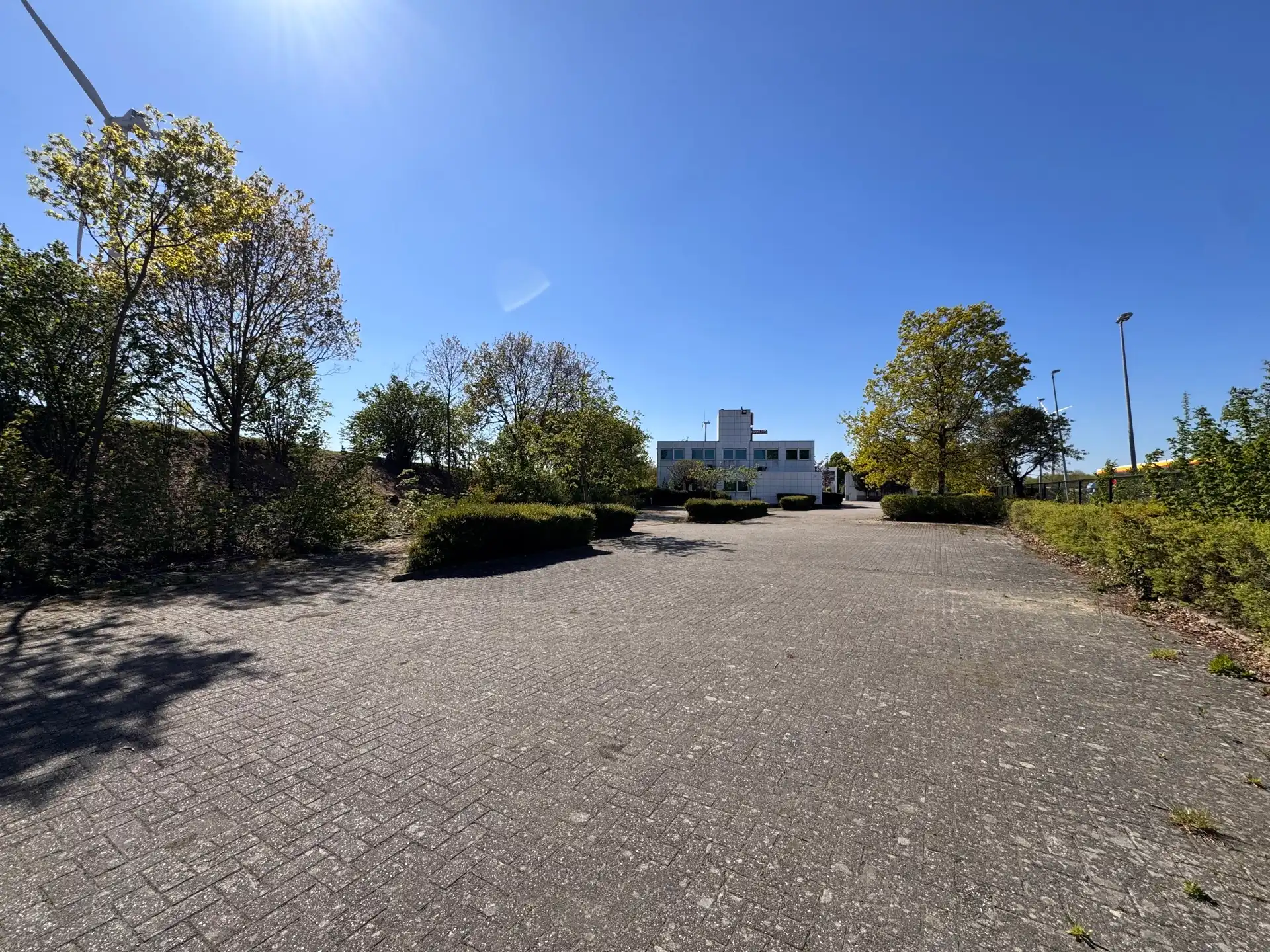 Kantoorgebouw met potentieel op de transportzone te Meer foto 14