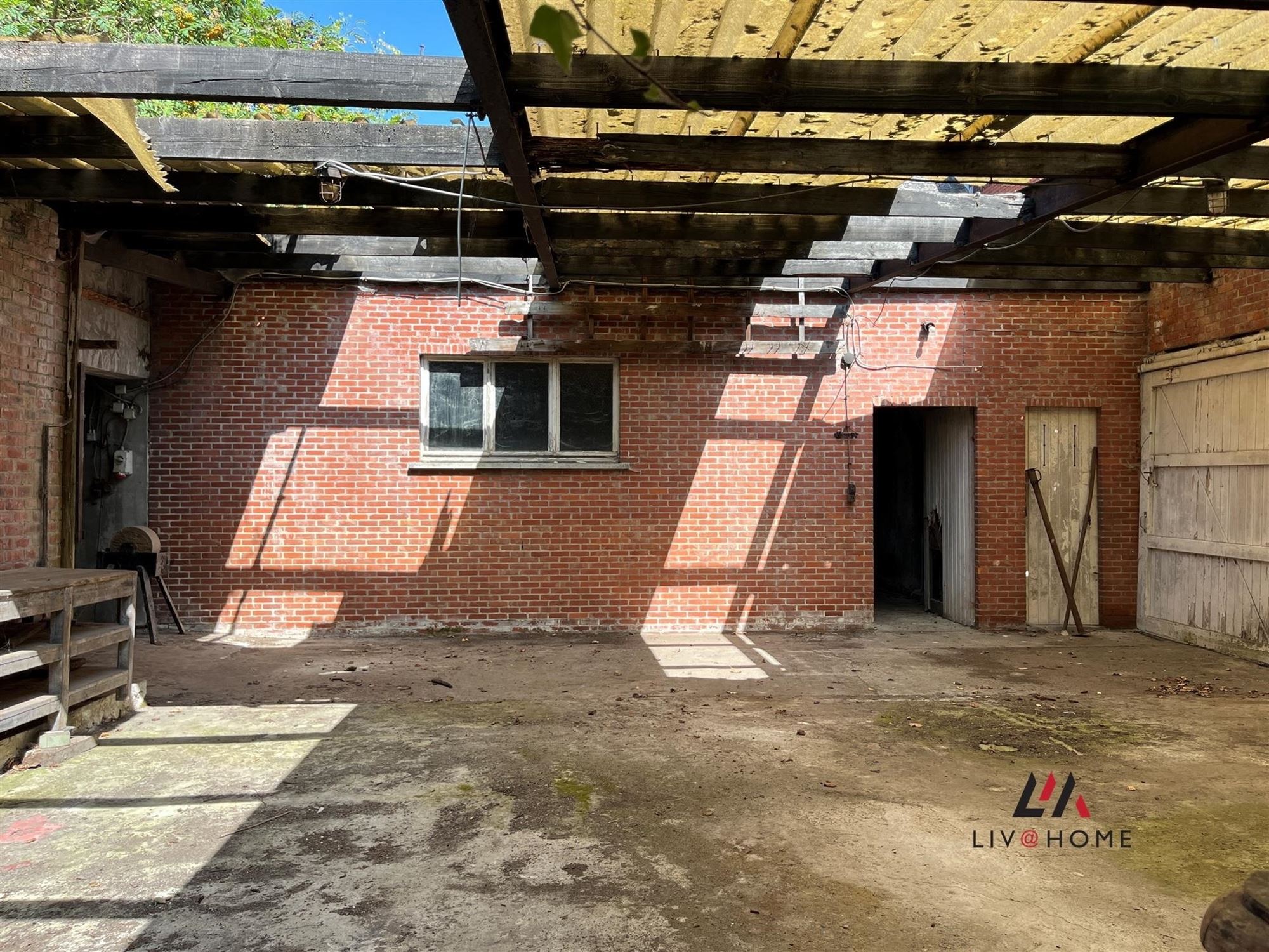woning met 2,8 ha grond foto 19