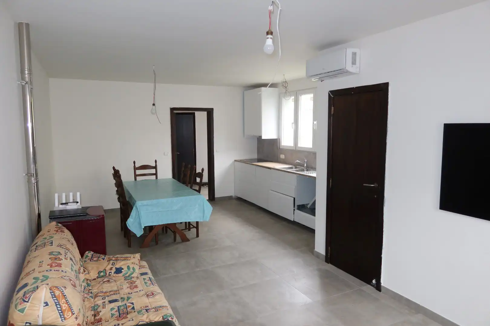 Leuk burgerhuis met 2 slk, tuin en achteruitgang met garage foto 4