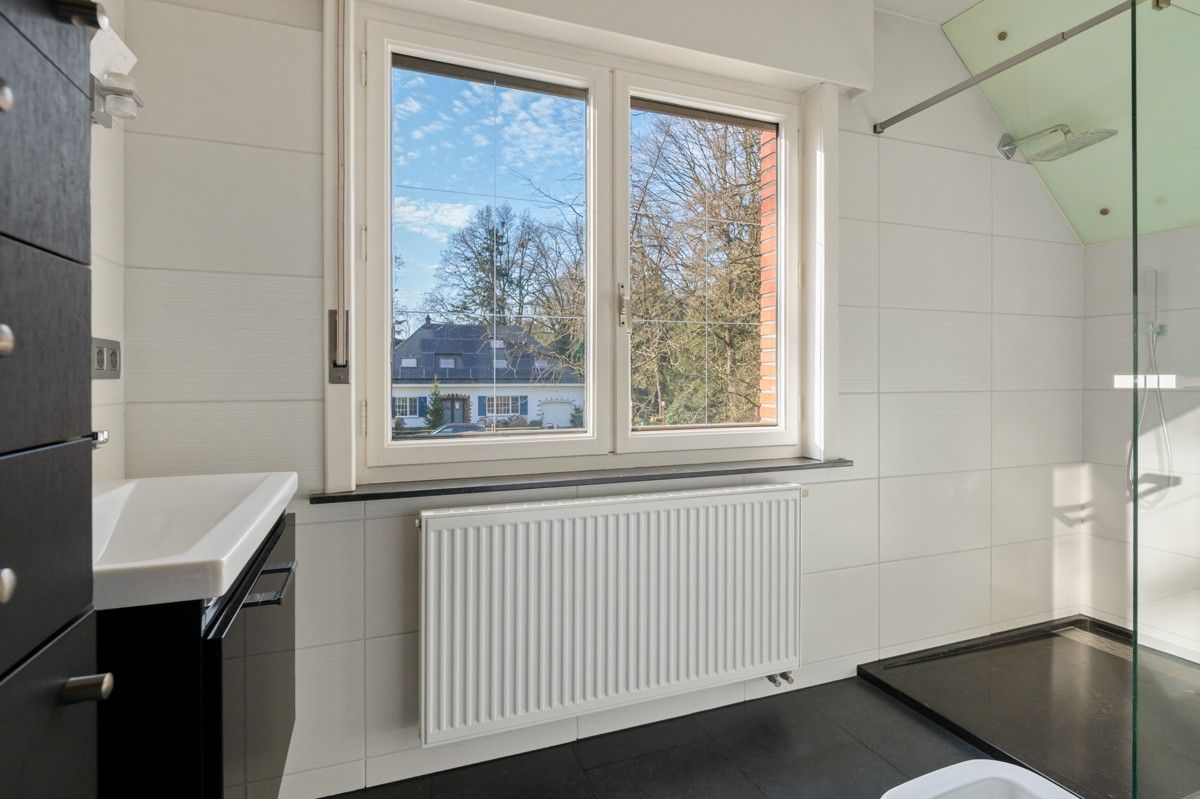 Charmant te renoveren woning op 2192m² aan de voet van het Zoerselbos. foto 15