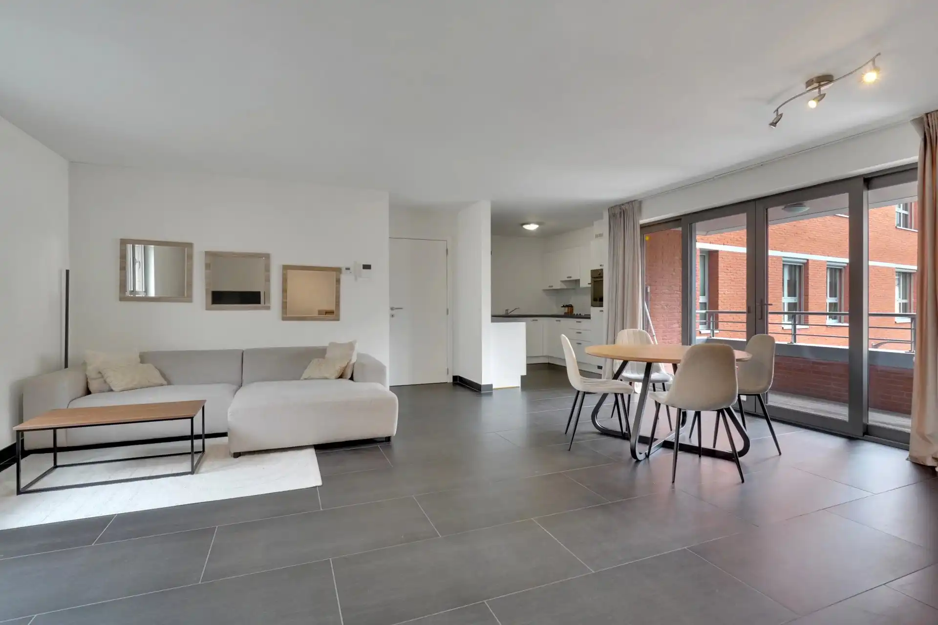 Modern appartement met 2 slaapkamers foto 16