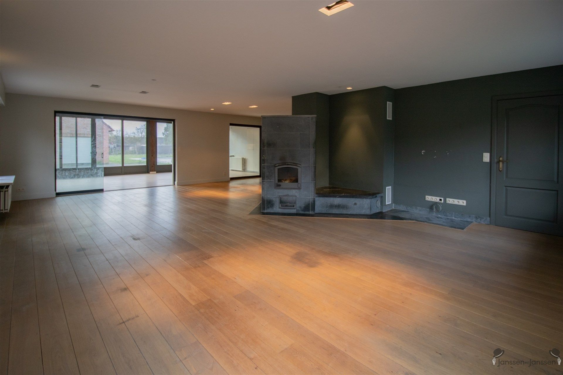 Rustig gelegen villa met min. 5 slaapkamers, ruime garage en zwembad op 1.876 m² foto 5