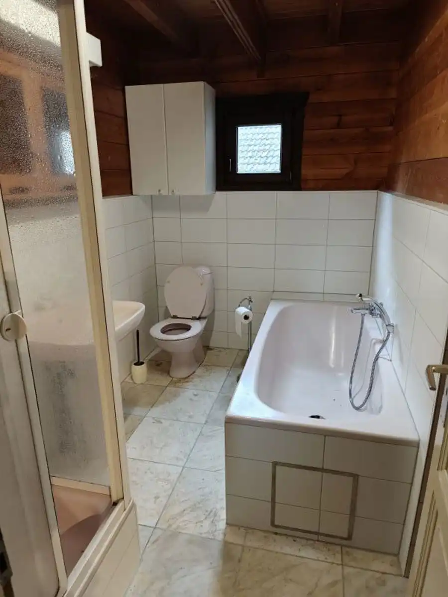 Zeer ruime rustig gelegen chalet foto 8